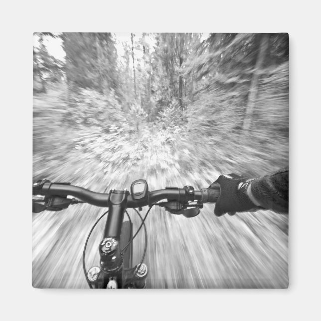 Imán Recorriendo una sección de bocanadas de una sola v (Frente)