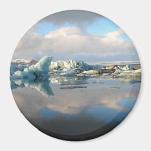 Imán redondo de la reflexión del lago del iceber