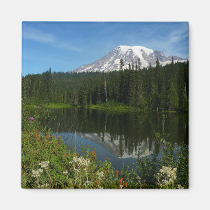Imán Reflexión sobre el lago Mount Rainier con flores s