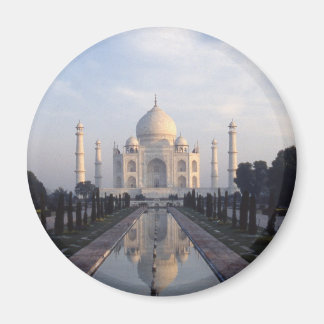 Imán Reflexión sobre el Taj Mahal en Agra, Uttar Prades