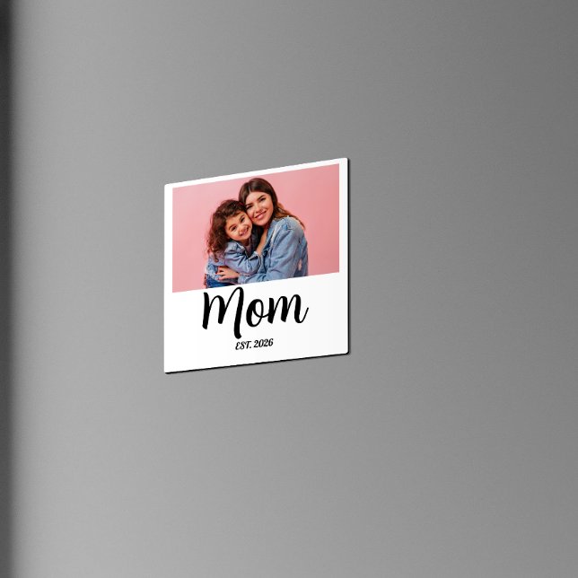Imán Regalo de Foto Establecido por Mamá (Mom Established Photo Magnet simple minimal script font typography fun modern saying first mothers d)