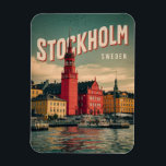 Imán regalos cosechados en barrena de viajes vintage fr<br><div class="desc">Estocolmo es la hermosa capital de Suecia, conocida por sus construcciones frías, su rica historia y sus encantadoras islas. Puedes hacer postales y imanes únicos y divertidos con lugares famosos como el Palacio Real, el casco antiguo de colores llamado Gamla Stan y el impresionante paisaje. Personalice estos artículos para compartir...</div>