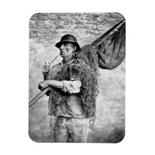 Imán Retrato de un pescador que lleva sus redes (pho de