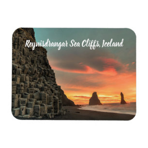 Imán Reynisdrangar Sea Cliffs Islandia estilizado
