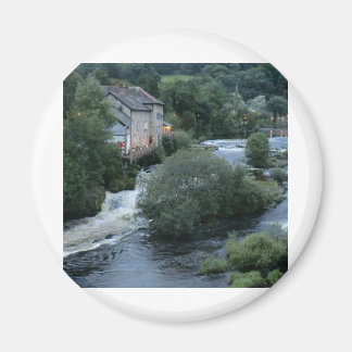 Imán Río Dee en Llangollen, Gales