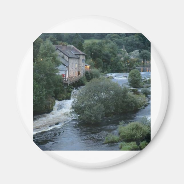Imán Río Dee en Llangollen, Gales (Frente)