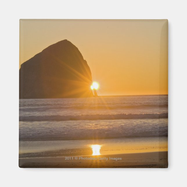 Imán Roca De Sunburst Y Haystack En El Cabo De Kiwanda (Frente)