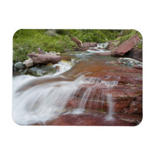 Imán Roca roja en Baring Creek en Glacier National