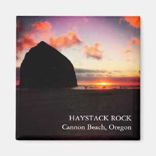 Imán Roca viva Oregon del Haystack de la puesta del sol