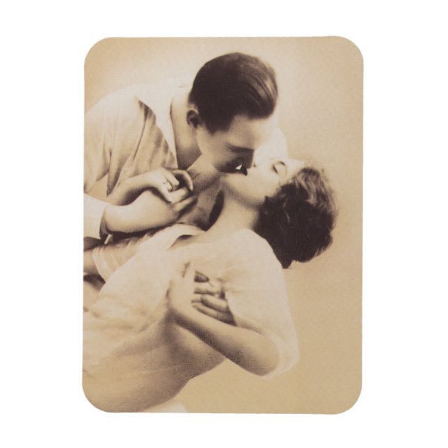 Imán Romantic Love Couple Kissing vintage illustration (Vertical)
