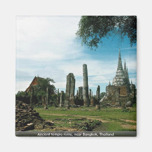 Imán Ruinas antiguas del templo, cerca de Bangkok,