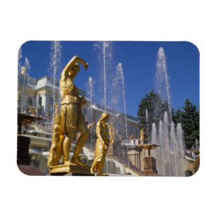 Imán Rusia, San Petersburgo, Estatuas doradas en el