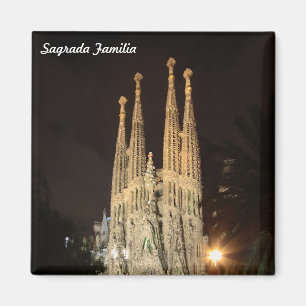 Imán Sagrada Familia en la noche