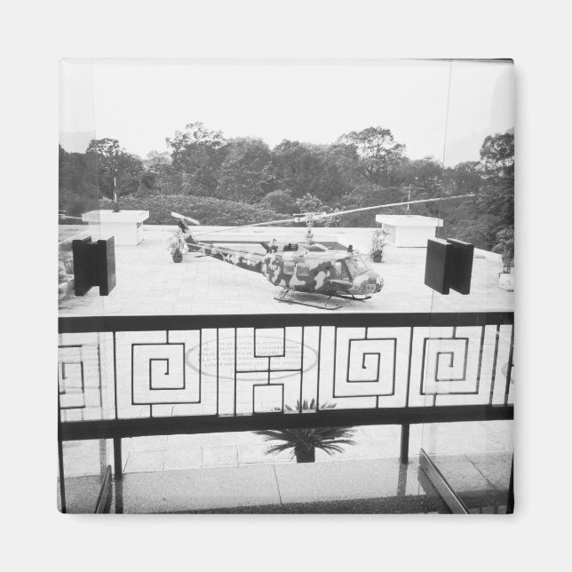 Imán Saigon HCMC Vietnam, Huey Helicopter (Frente)