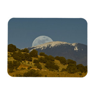 Imán Salida de la luna sobre las montañas Sangre de Cri