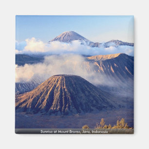 Imán Salida del sol en el soporte Bromo, Java,