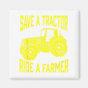Imán Salva Un Tractor Monta Un Tractor Agrícola Granjer