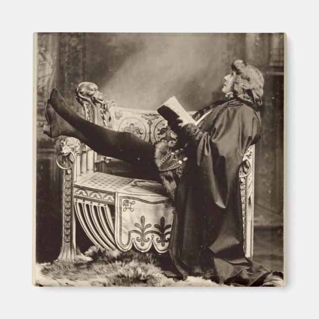 Imán Sarah Bernhardt (1844-1923) como Hamlet en 1899 (Frente)