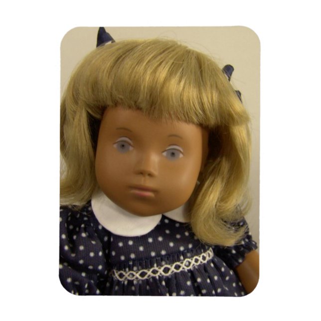 Imán Sasha Puppe / Sasha Doll Premium Flexi Magnet (Vertical)
