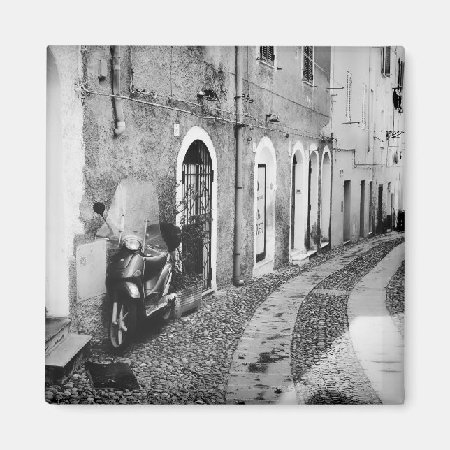 Imán Scooter en una calle de Italia en blanco y negro (Frente)