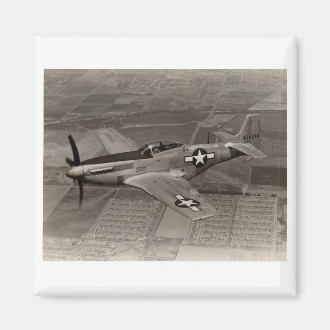 Imán Segunda Guerra Mundial: Mustang P-51 en vuelo (Frente)