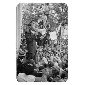 Imán Senador Robert Kennedy haciendo campaña para Presi