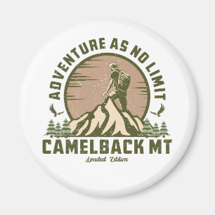 Imán Sendero Retro Camelback Montaña Sunset T-Shirt