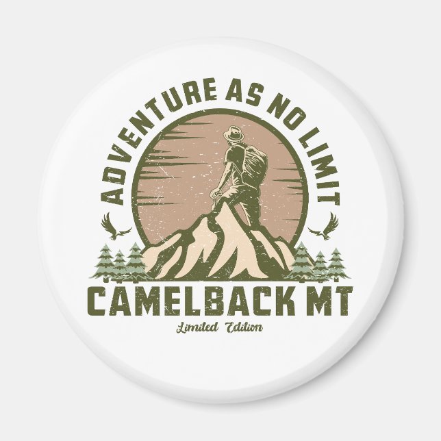 Imán Sendero Retro Camelback Montaña Sunset T-Shirt (Frente)