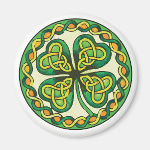 Imán Shamrock irlandés en nudos celtas