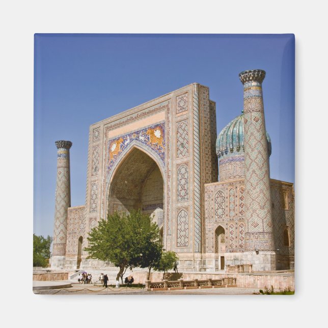 Imán Sher-Dor Madrasah (Frente)