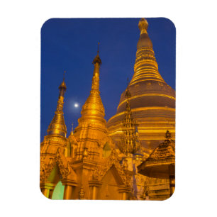 Imán Shwedagon de noche, Myanmar
