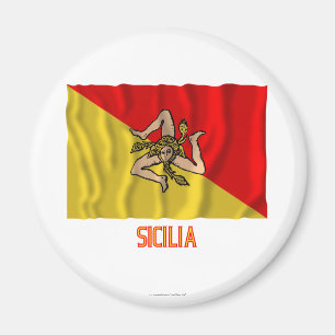 Imán Sicilia ondeando la bandera con el nombre