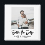Imán Simple y moderna foto casada salva la fecha<br><div class="desc">Una simple foto moderna salva el imán de fecha. Personaliza este diseño minimalista para que tengas tus datos personales y mensajes.</div>