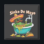 Imán Sinko de Mayo"Funny Cinco de Mayo Cactus<br><div class="desc">Cañón Cinco de Mayo, juego de palabras divertido, chiste de lavabo de bañera, humor mexicano-americano, amante del nacho, chiste fiesta, fiesta de fiesta, vacaciones de bebida, hilarante juego de palabras mexicano, diversión festiva</div>