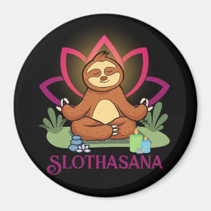 Imán "Slothasana" Sloth haciendo meditación de yoga