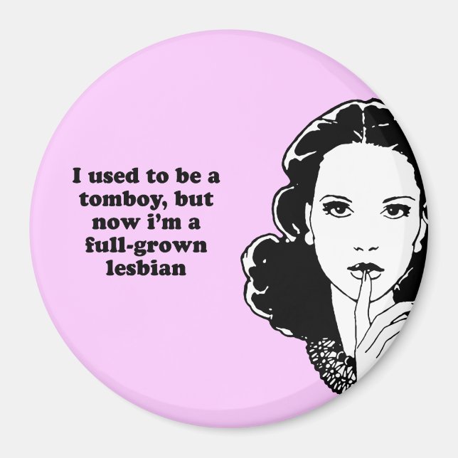 IMÁN SOLÍA SER UN TOMBOY, PERO AHORA SOY UN LESB DE PLE (Frente)