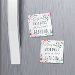Imán Sólo las mejores madres son ascendidas a la abuela<br><div class="desc">¡Sólo las mejores madres son ascendidas a la abuela! Nuestro imán floral de bonito presenta la cita en una tipografía de estilo manuscrito rodeada de flores de color rosa negro. Un dulce regalo para las nuevas abuelas,  el Día de la Madre o la abuela.</div>