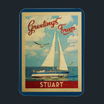 Imán Stuart Sailboat Vintage Travel Florida<br><div class="desc">Este diseño náutico de viajes vintage de Stuart Florida incluye un barco que navega en el agua con gaviotas y un cielo azul lleno de hermosas nubes blancas.</div>
