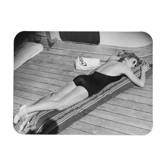Imán Sun Tanning Woman (Horizontal)