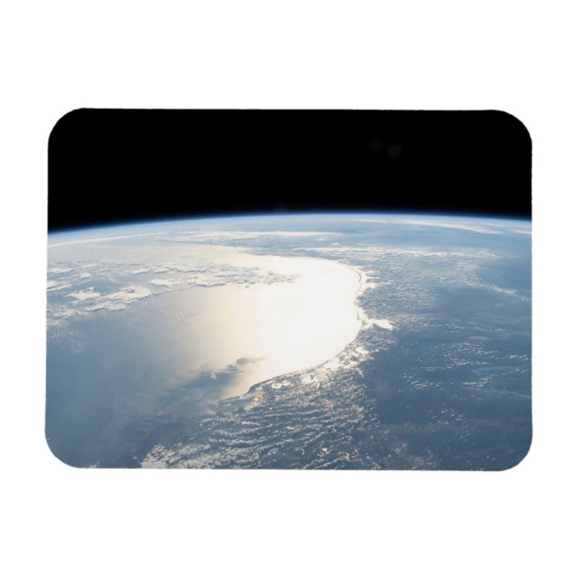 Imán Sunglint Reflexiona Sobre El Golfo De México (Horizontal)