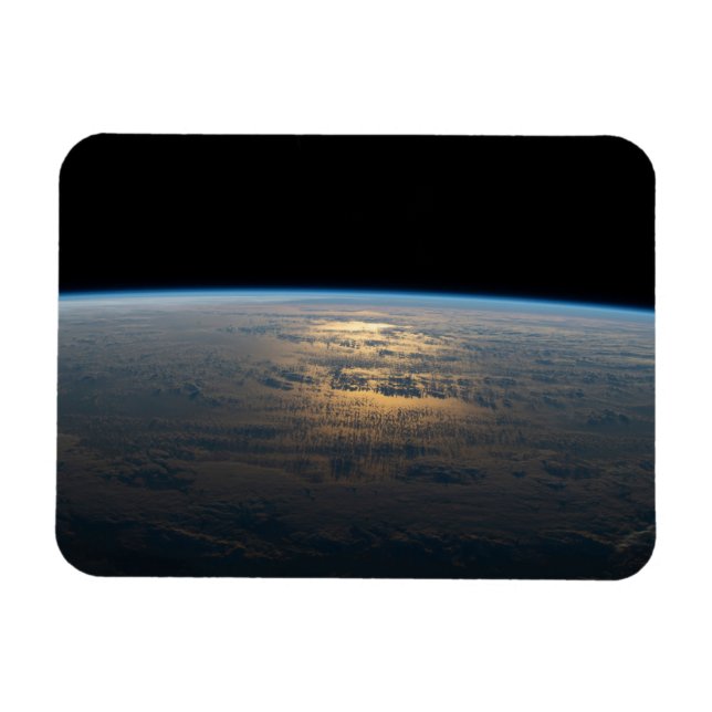 Imán Sunglint Viene De Un Pacífico Sur Parcialmente Nub (Horizontal)