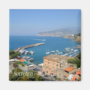Imán Sunny ciudad italiana Sorrento en verano en un día