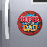 Imán Super Dad Mustache Modern Grunge<br><div class="desc">Super Dad Mustache Modern Grunge Magnets presenta el texto "Super Dad" en la tipografía moderna de color rojo y amarillo sobre un fondo de color azul y gris rojo acentuado con un bigote. Regalos para papá por cumpleaños,  Día del Padre,  Navidades,  vacaciones y más. Creado por Evco Studio www.zazzle.com/store/evcostudio</div>