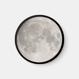 Imán Superluna en cielo negro