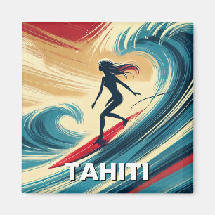 Imán Surfing en la ola del Chica Tahiti