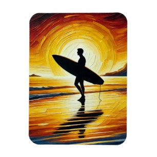 Imán Surfista en la playa al atardecer