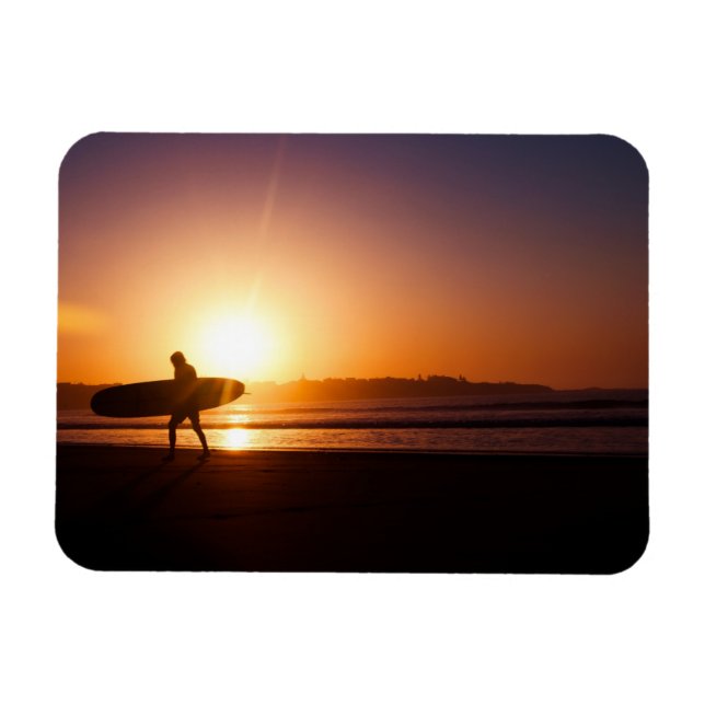 Imán Surfista en la playa al atardecer (Horizontal)