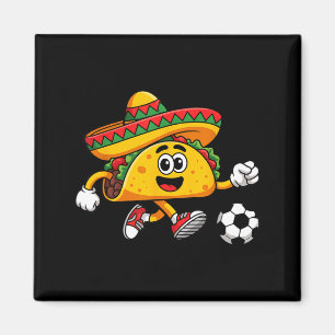Imán Taco jugando fútbol mexicano cinco de mayo sombrer