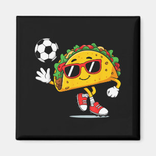 Imán Taco jugando fútbol mexicano cinco de mayo sombrer