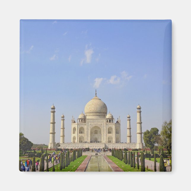 Imán Taj Mahal, un mausoleo situado en Agra, India, (Frente)